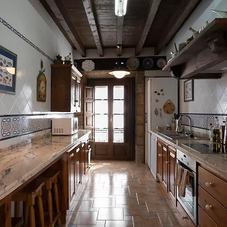 Nyaraló Casa Rural El Tresmayu. Casona Con Jardin,