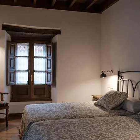 Casa Rural El Tresmayu. Casona Con Jardin,