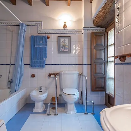 Hébergement de vacances Casa Rural El Tresmayu. Casona Con Jardin, *